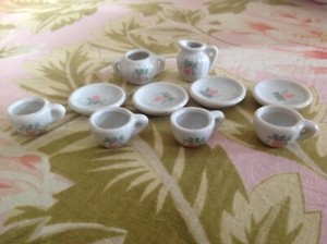 SALE!~Porcelain Miniature Tea Set~Pink Grapes~Plate Cups 1.25"~Sugar~Creamer~EXC