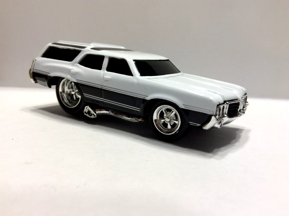 MUSCLE MACHINES 1970 VISTA CRUISER STATION WAGON   - Image 3 of 4