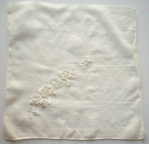 10 machine embroidered floral vintage handkerchiefs *J - Picture 3 of 10