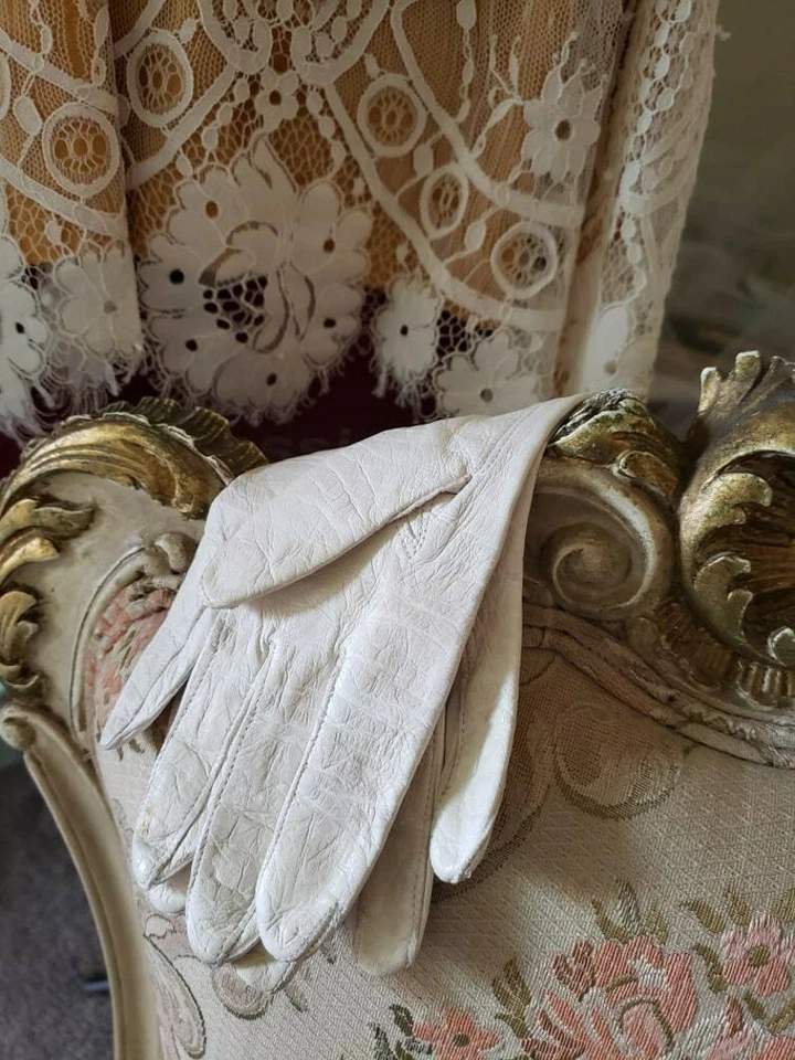 Винтажные детские французские кожаные перчатки с шелковой подкладкой из трефусса 1930-е  - Изображение 3 из 4