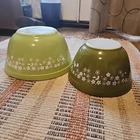 2 Vintage Pyrex 401 & 402 Spring Blossom Green Crazy Daisy Nesting Mixing Bowls