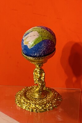 Beautiful Hand Painted Porcelain Egg Gold Tone Cherub Stand ~ Easter Home Decor