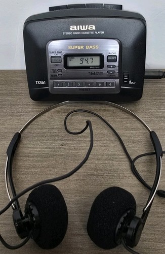 Vintage AIWA Portable Cassette Tape/Radio Player HS-TX456 Works Great Tested!!!!