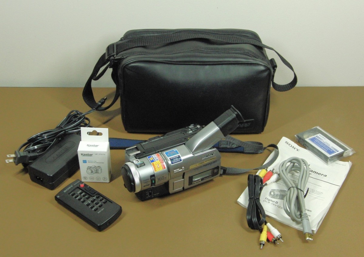 SONY DCR-TRV110 デジタルハンディカム Sony HandyCam DCR-TRV110 Digital8 Video Camcorder w/ Accessories