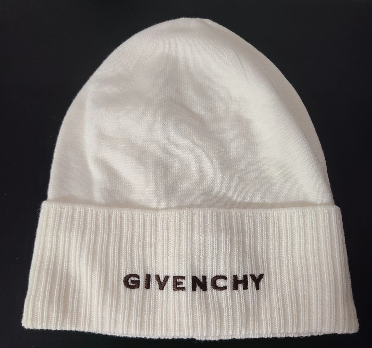 値下げしました！！GIVENCHY ニット帽 クリーム ホワイト 値下げしま