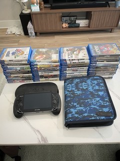 Sony PlayStation Vita PCH 1001 Bundle Collection