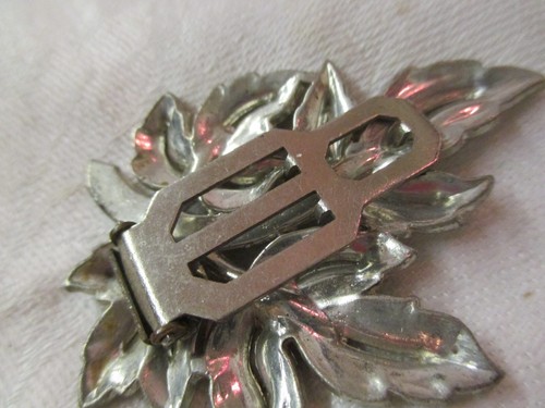 Vintage silver tone with Rhinestones Scarf Clip - Picture 3 of 4