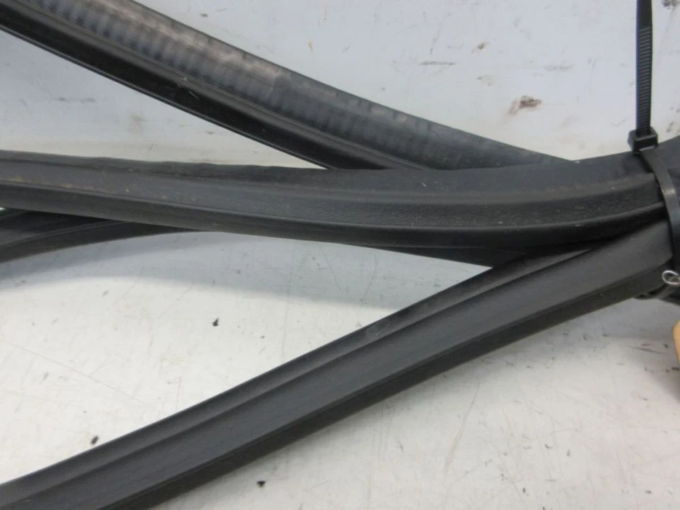 Junta, junta del portón trasero junta del maletero se adapta a MITSUBISHI Foto 3 de 4