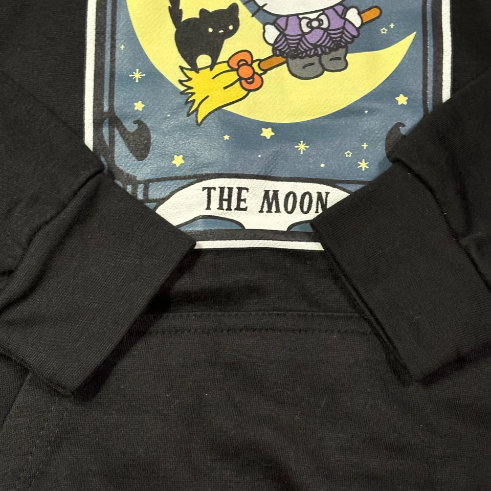 Sudadera con Capucha Tarot Sanrio Hello Kitty 2023 The Moon Halloween Ripple Junction Talla Pequeña Foto 4 de 4