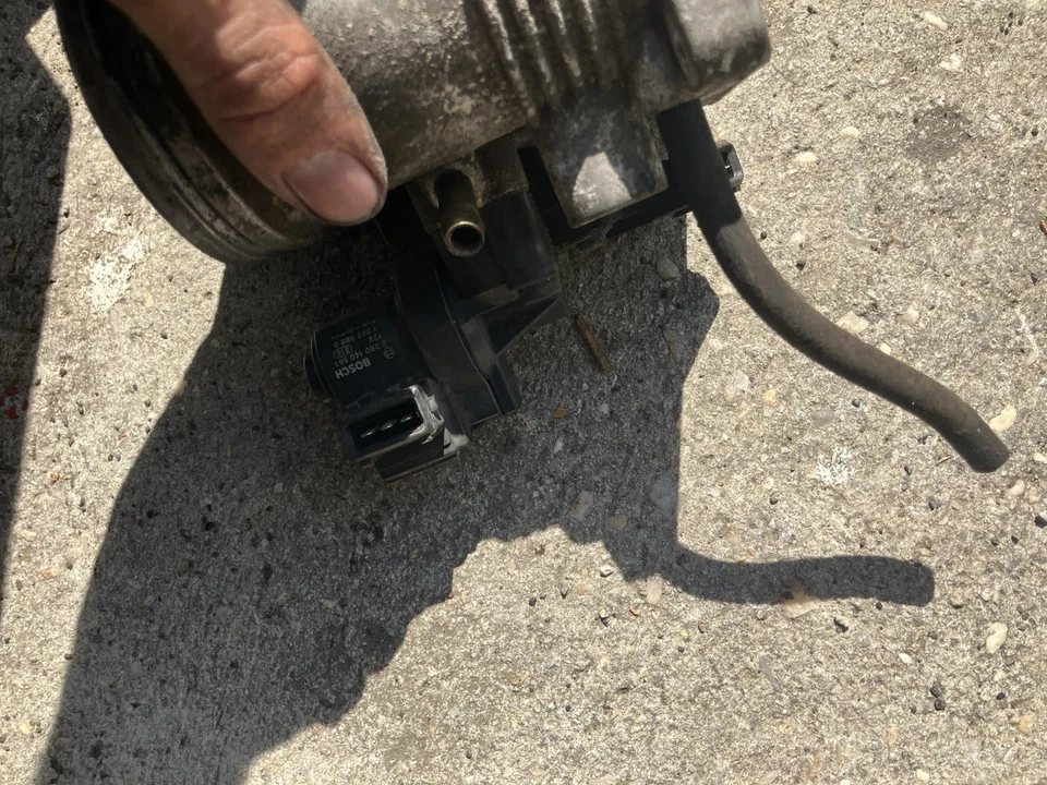 Корпус дроссельной заслонки двигателя BMW E36 Z3 318I 318IS 318ti 1,9 л M44 в сборе изготовитель оборудования - Изображение 4 из 4