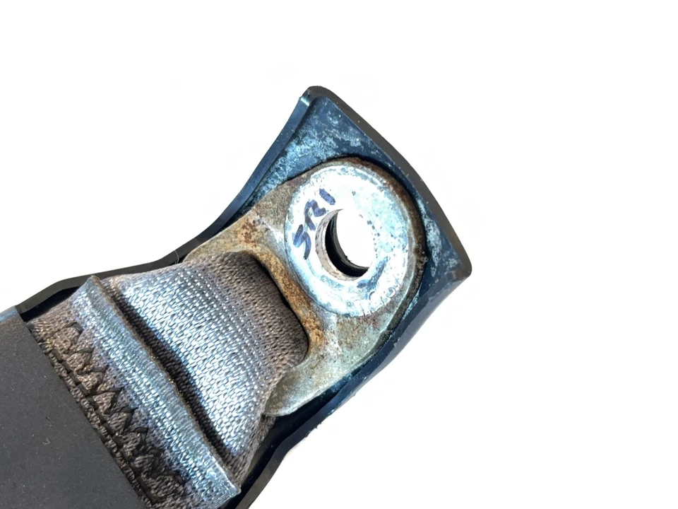 Hebilla del cinturón de seguridad trasero, 2003-05 Ram 1500 2500 3500 centro trasero o LR 5GV891L8AD Foto 4 de 4