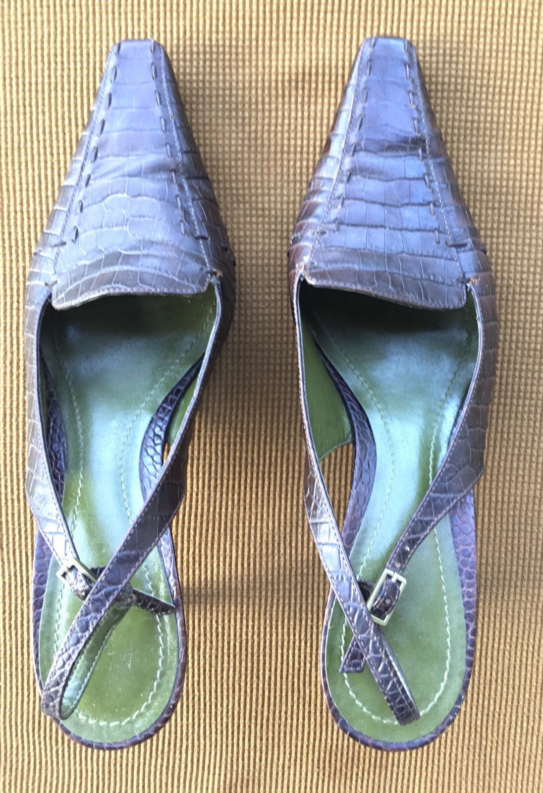 Anne Taylor Brown Leather Embossed 2 1/2 “ Heels, Size 8.5 Med. New Caps Spain