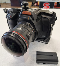 Blackmagic Design Pocket Cinema Camera 6K Pro Canon EF & Canon Fisheye 8-15mm
