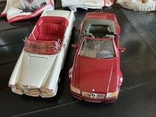 Mercedes-Benz 280SE Cabriolet 1966 1:18 Maisto/Mercedes  500 SL Rot