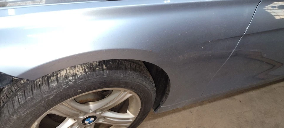 12-18 BMW 320i Air Cleaner 2.0 Liter Without Sport Suspension - Image 4 of 4