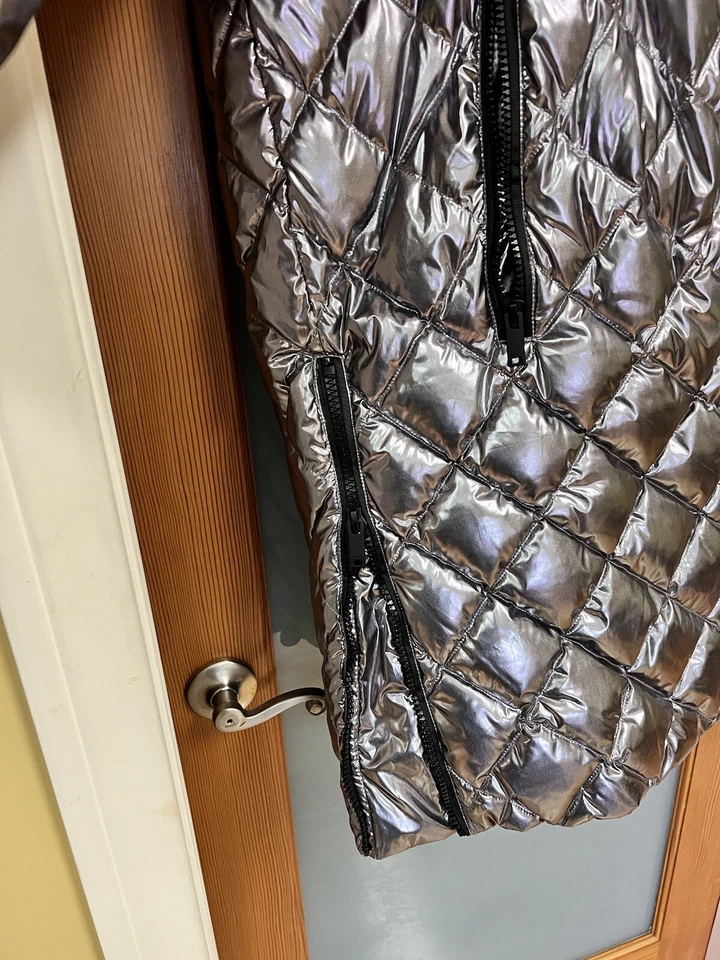 Abrigo acolchado largo con capucha para mujer Dkny con tirantes interiores XL en peltre Foto 4 de 4