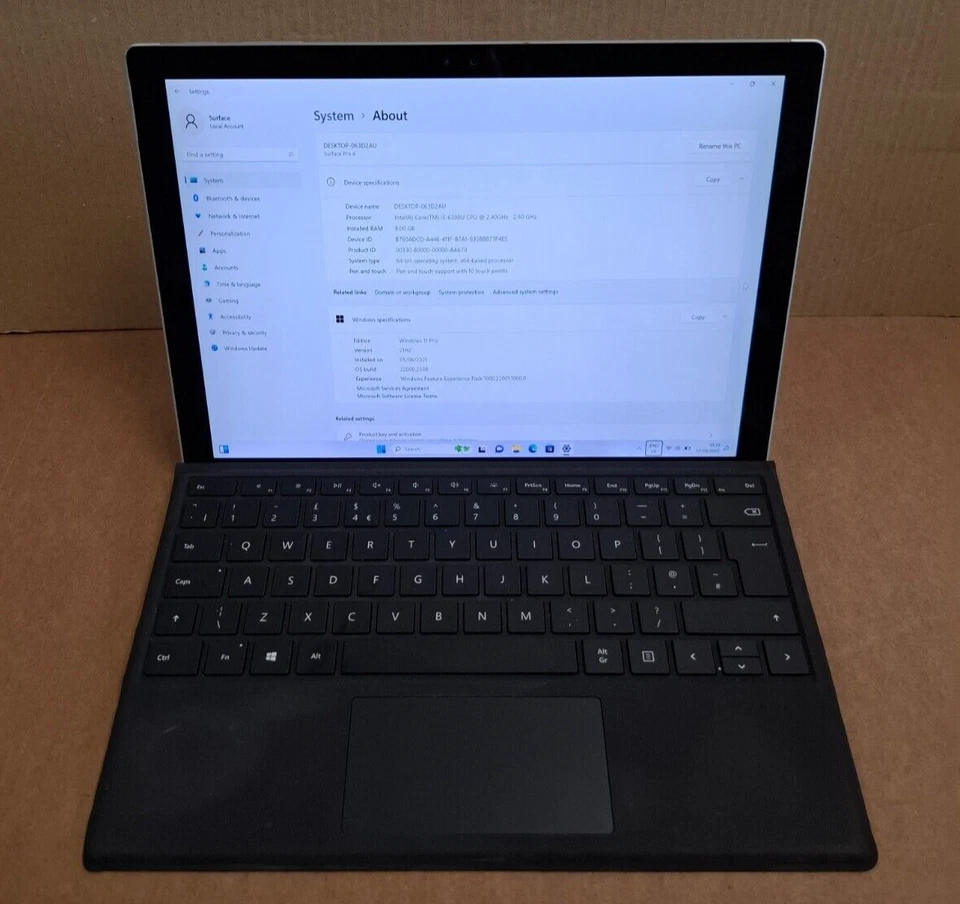 Microsoft Surface Pro 4 -Intel i5-6300u /256GB SSD/ 8GB RAM 12.3''-With Keyboard - Image 2 of 4