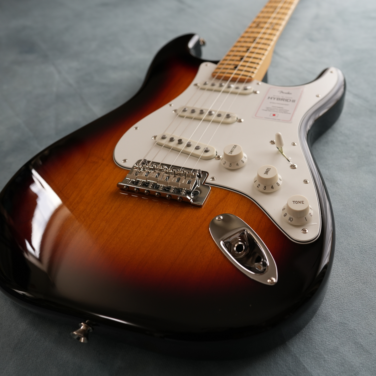 Fender Made In Japan Hybrid II Stratocaster 3-Color Sunburst