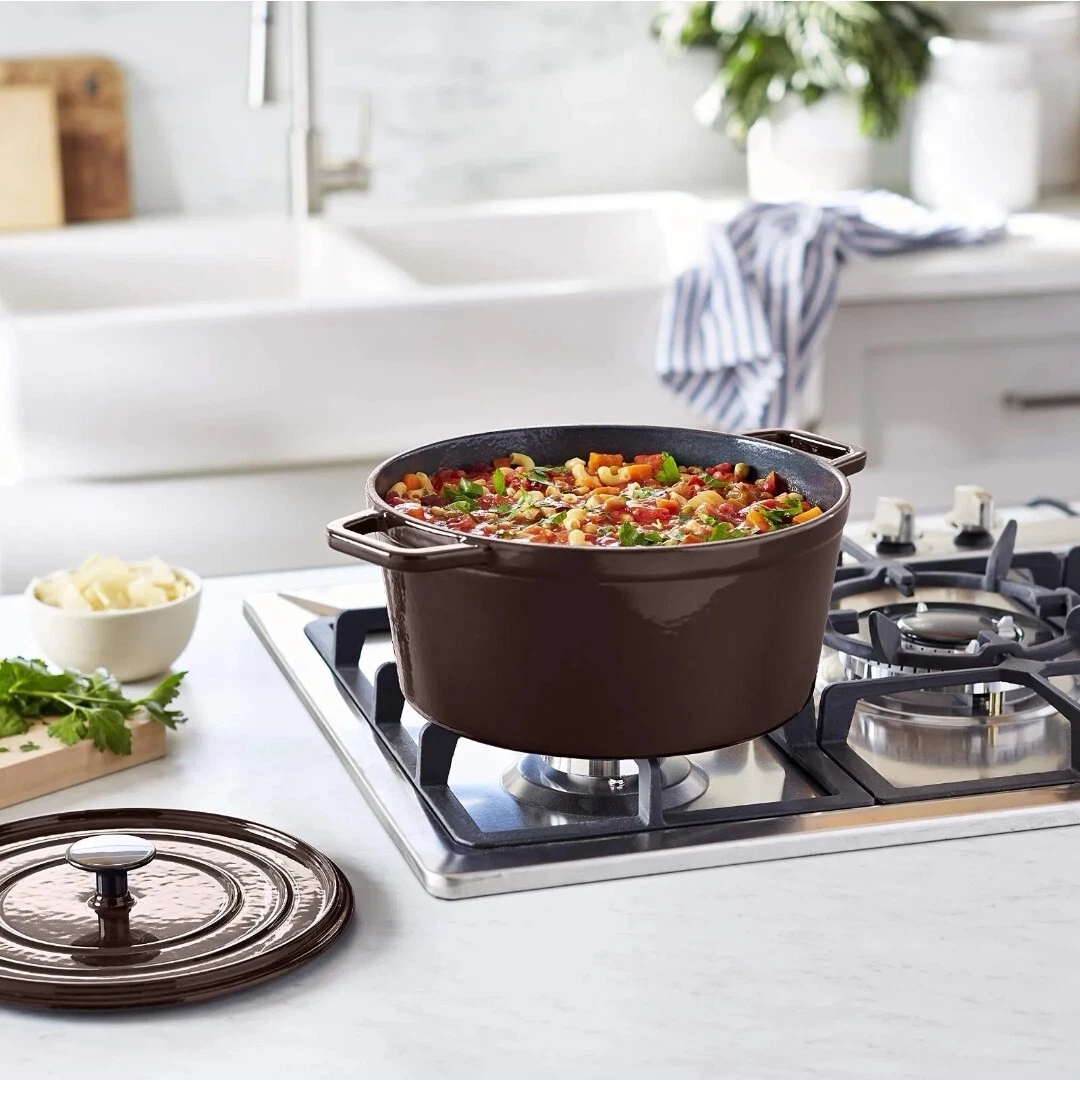 HIGH QUALITY CAST IRON BASICS PREMIUM ENAMELLED DUTCH OVEN 4.7 L - DEEP CRANBER