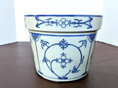 Blue Denmark style ceramic Plant Pot Unmarked China 4''H - Image 1 of 4