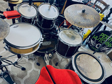 Yamaha Stage Custom drum set