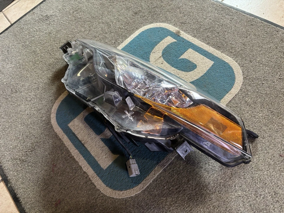 Faro LED único izquierdo izquierdo lado del conductor Toyota Corolla 2017-2019 OEM Foto 3 de 4