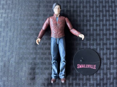 DC DIRECT SMALLVILLE ''CLARK KENT'' SUPERMAN 6'' FIGURE (FROM 2011 DVD BOX SET)