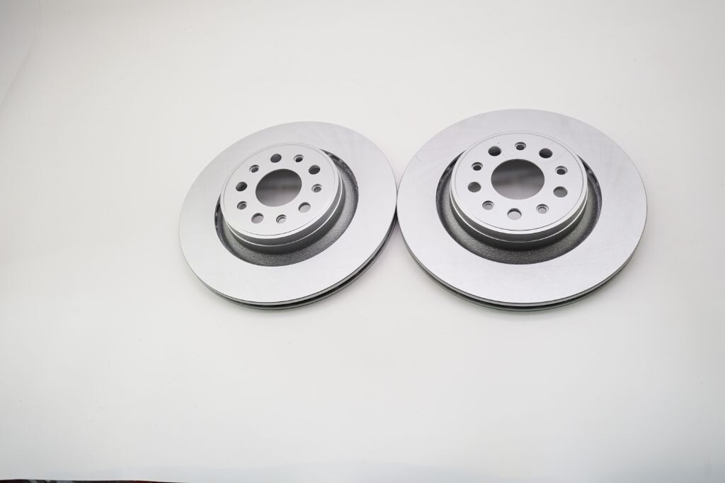 Maserati Ghibli Base brake pads rotors filters service kit 797