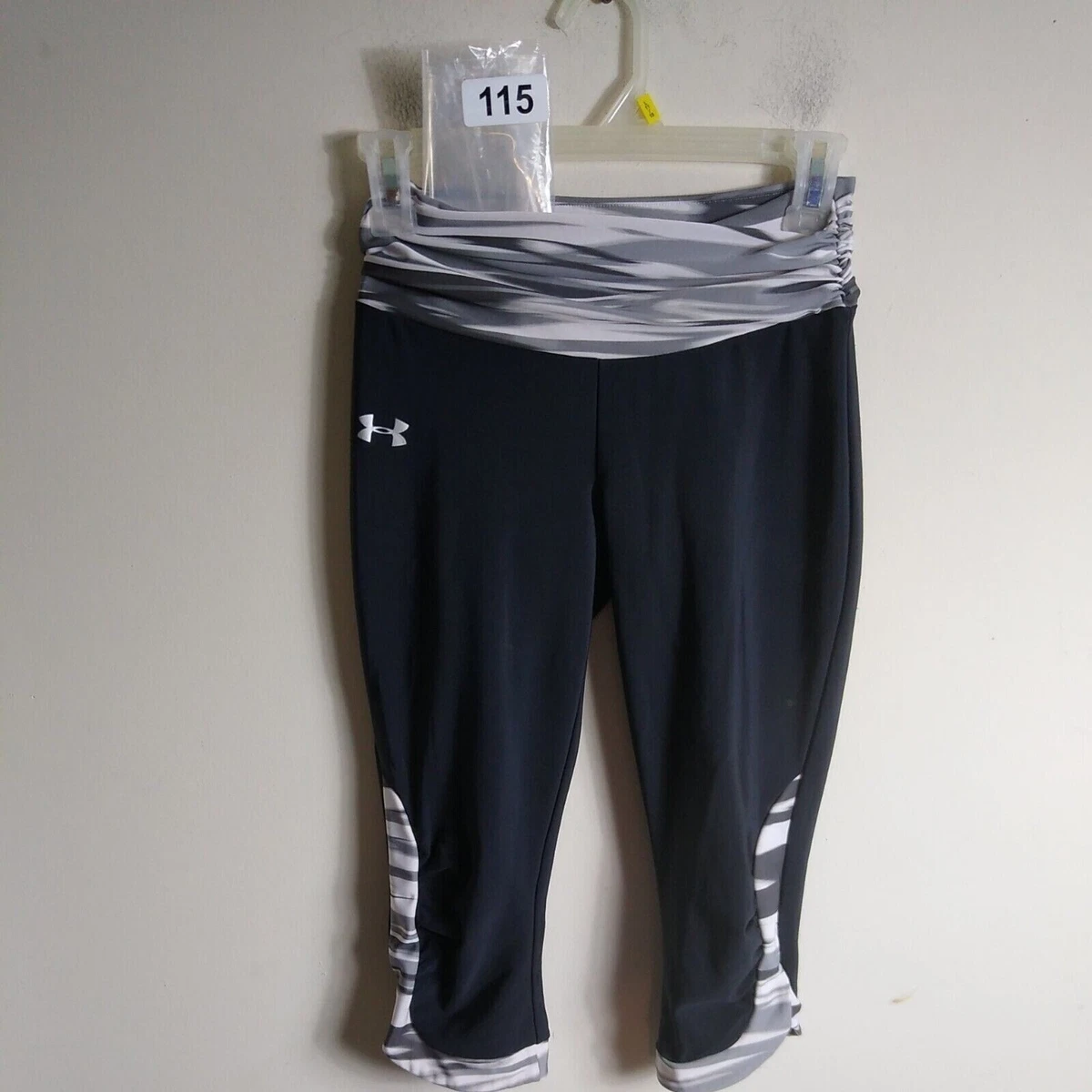 Under Armour Knee Length Leggings Womans Small Black