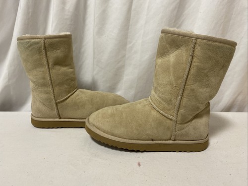UGG Australia Classic Short Size 7 