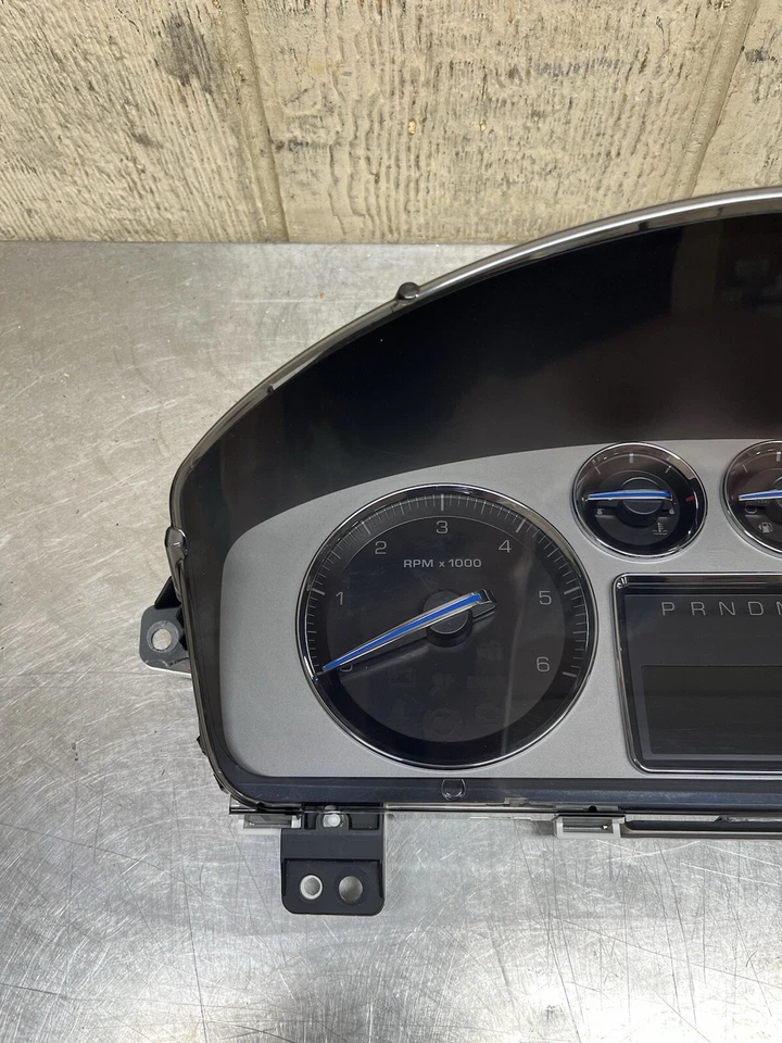 Cuadro de instrumentos velocímetro Cadillac Escalade ESV EXT 2007-2014 FABRICANTE DE EQUIPOS ORIGINALES Foto 2 de 4