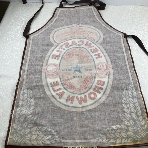 Raro Grembiule NEWCASTLE BROWN ALE Pubblicità Vinile Marrone Made In England - Foto 6 di 9
