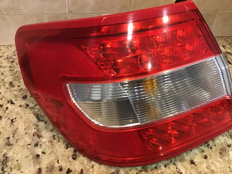 Luz trasera izquierda Lincoln Zephyr MKZ 2006 2007 2008 2009 (lado del conductor) OEM Foto 3 de 4