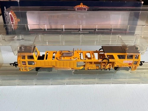 Bachmann 36-165 Motorised Plasser Tamper Machine, MINT cond, OO Gauge, boxed