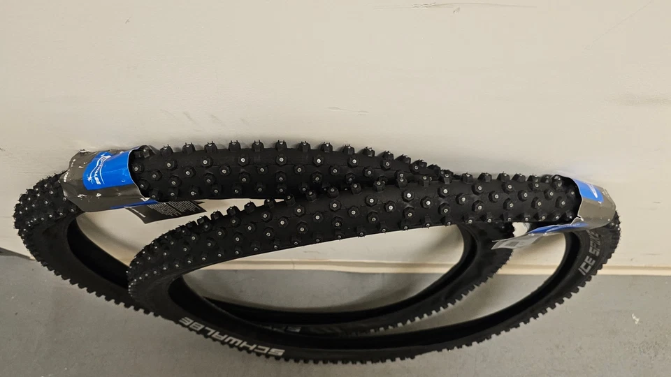 2 бескамерные складные шины Schwalbe Ice Spiker Pro 29x2,25 Perform RaceGuard WIC - Изображение 3 из 4