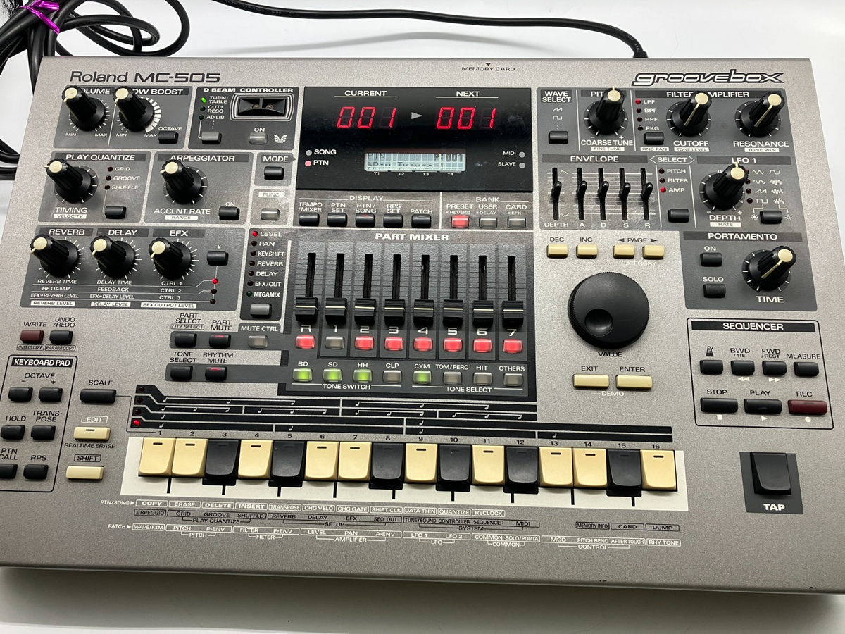 Roland MC-505 Groovebox 1999 Made in Japan w/Power Cable Working
