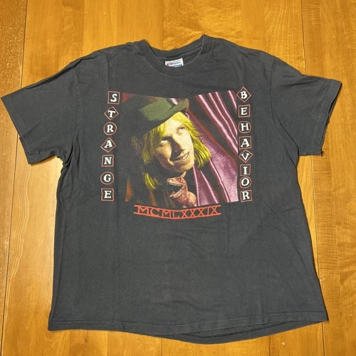 Tom Petty & The Heartbreakers Strange Behavior Live 1980s vintage concert t-shirt, vintage, single stitch, B+ condition