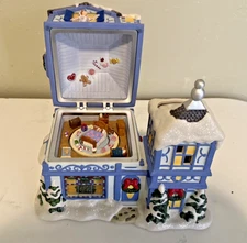 Partylite The Night Before Christmas Musical Tealight House Santa Reindeer P8651