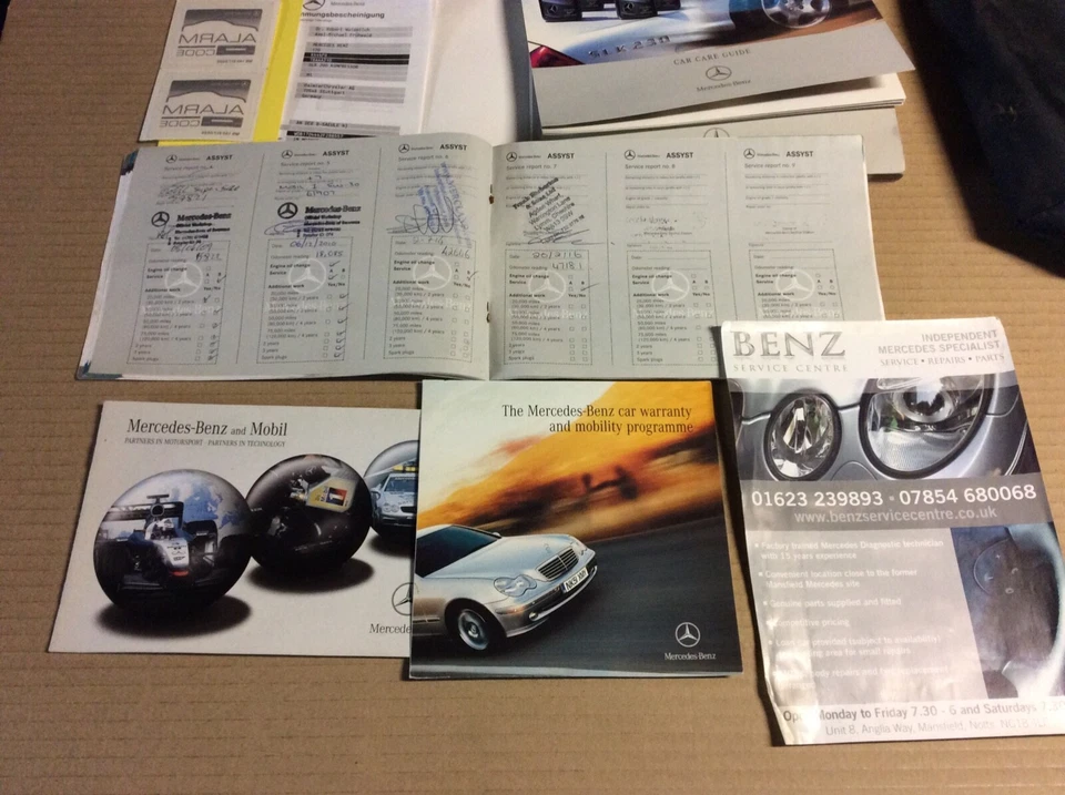 Mercedes SLK 200 Compressor 2002-05 Owner’s Manual Wallet Service Book Lot - Image 3 of 4