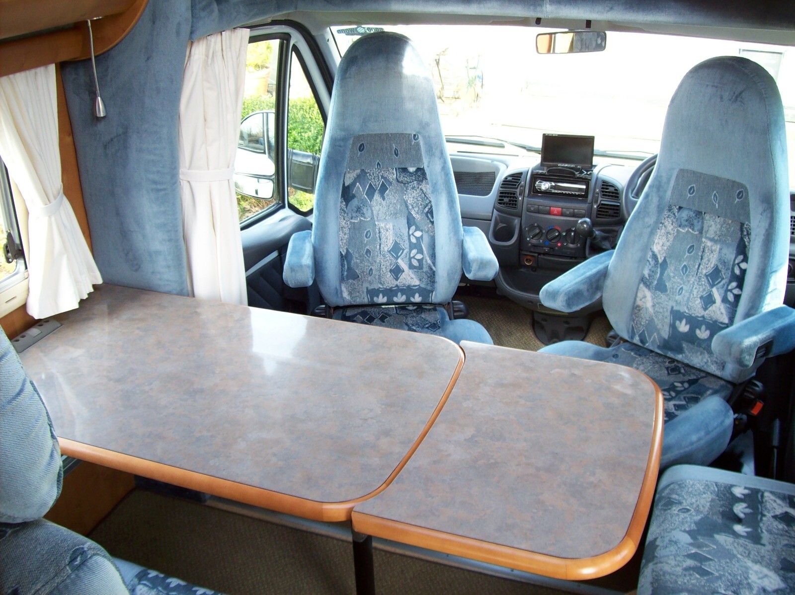 2004 Rapido Le Randonneur 7085f Fiat 2.8 Alko chassis. Towbar, bike