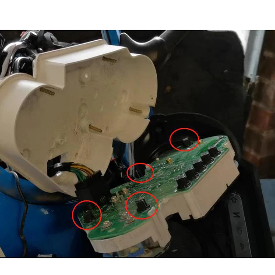 Dashboard Gauge Speedo Clock LED Light Bulbs For YAMAHA FZS 600 FAZER 1998-2003 - Image 2 of 4