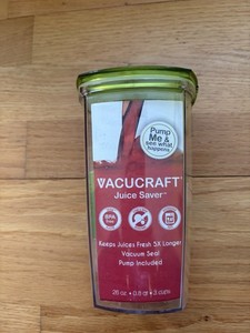 Vacucraft Juice Saver 26 Oz vacuum Seal Bottle with Pump
