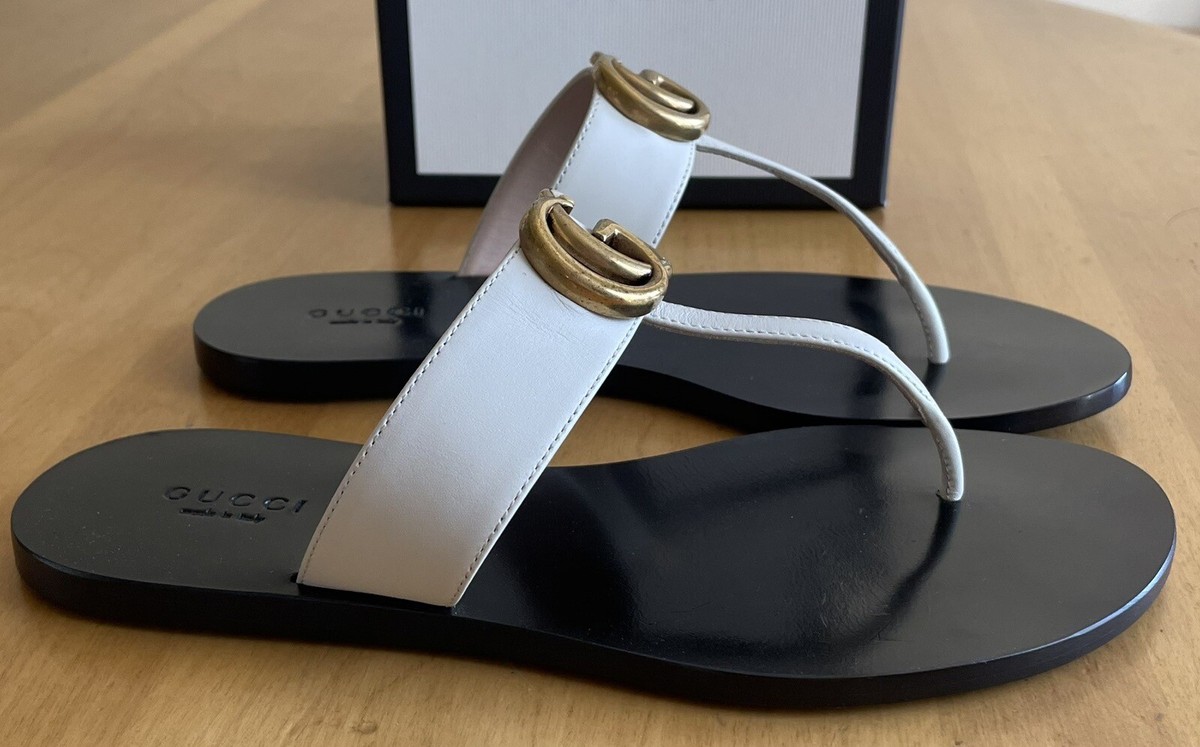GUCCI Marmont レザー サンダル ロゴ入り GUCCI*洗練された輝きで魅了*Marmont ロゴ装飾レザーサンダル