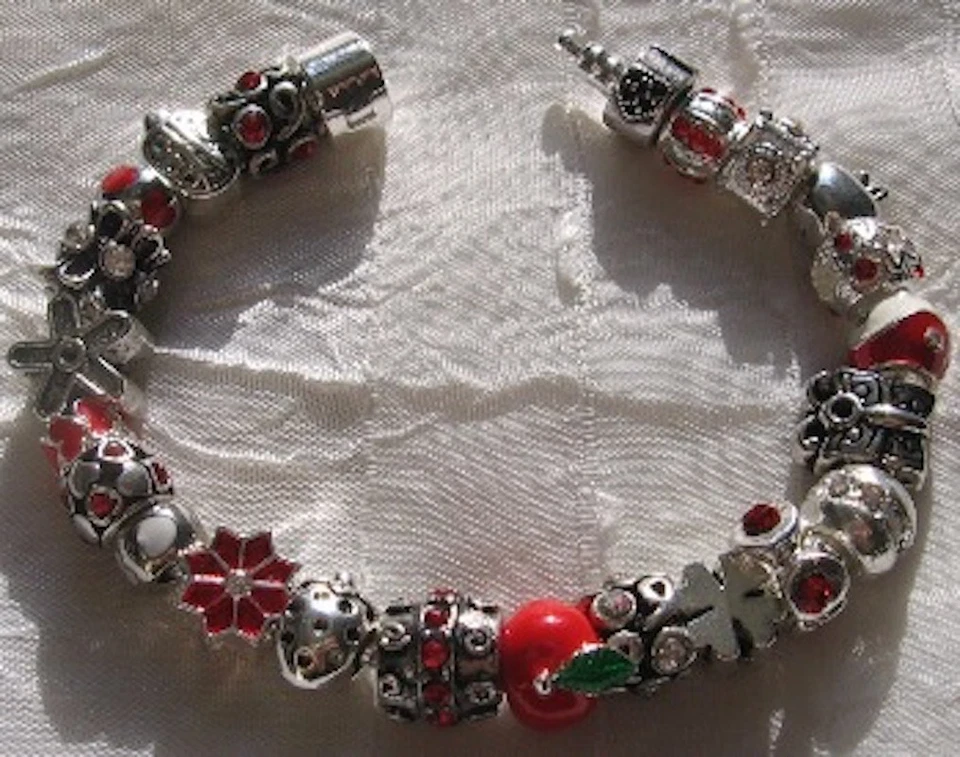 Bracelet serpent perles argentées clips de secours émail rouge "LE PASSIONNANT" - Photo 1/1