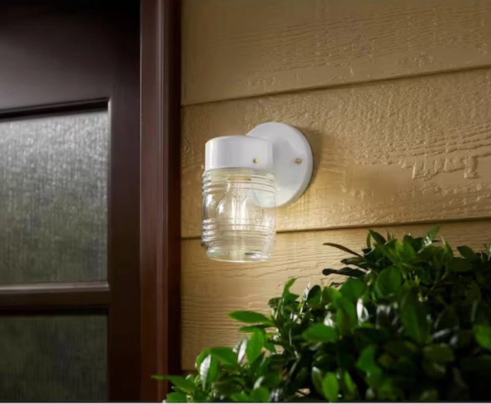 Hampton Bay 7,2 pulgadas Aplique linterna de pared exterior tarro de gelatina blanca de 1 luz Foto 2 de 3