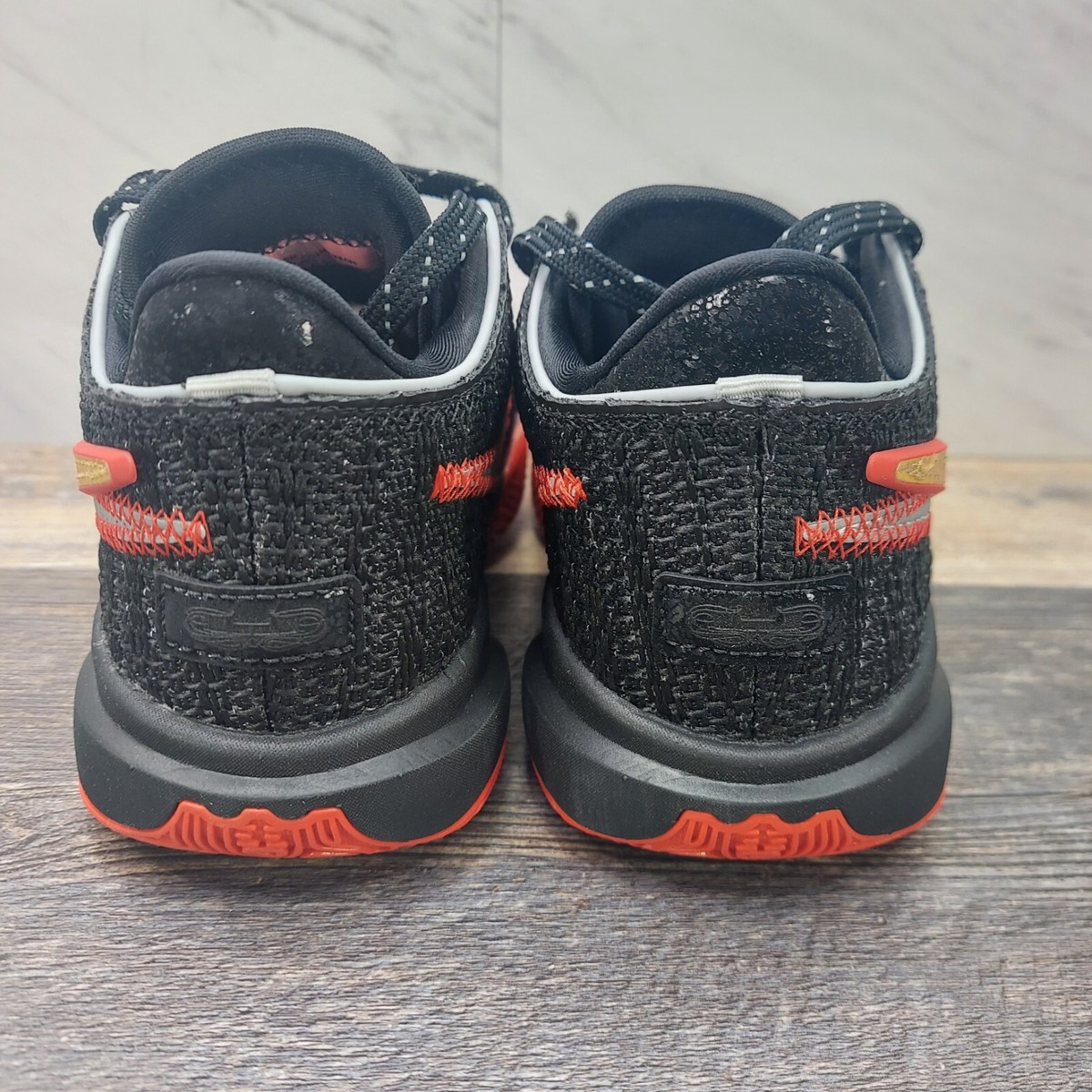 Nike Lebron XX 20 Black Basketball GS Black Red DQ8651 001 Size 5Y
