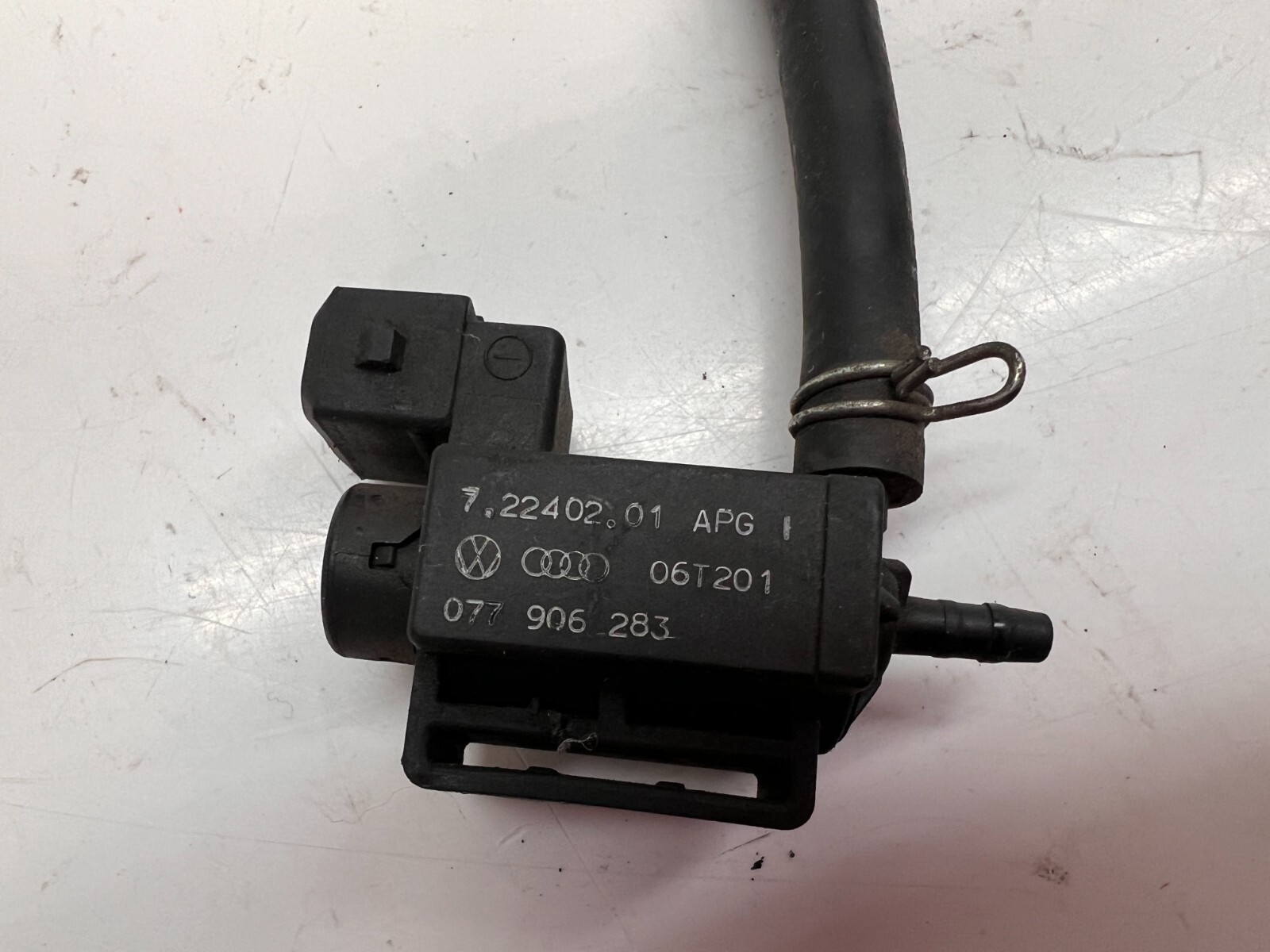 LAMBORGHINI MURCIELAGO LP640 VACUUM LINE AIR ELECTROVALVE OEM 077906283