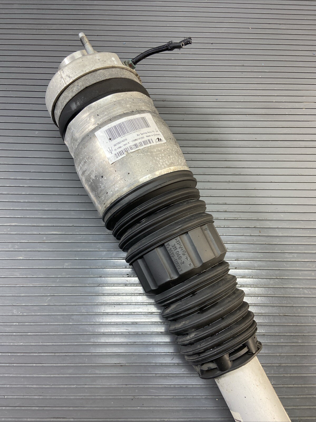 2017-2020 Maserati Levante Front Left Air Strut Shock Absorber OEM