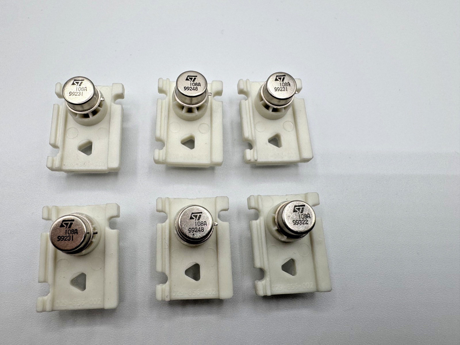 1 PCS LM108AH ST MICROELECTRONIC OP-AMP SINGLE BIPOLAR 8-Pin Metal Can TO-5 NEW