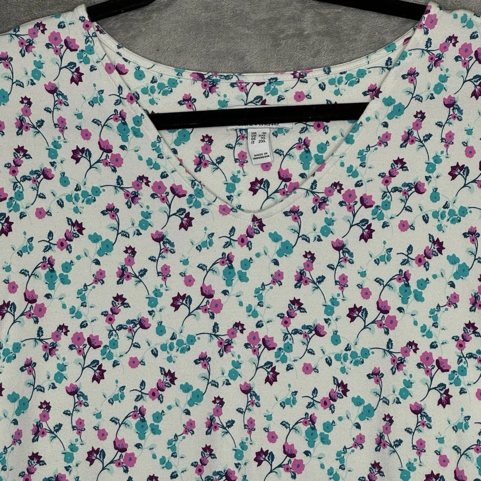 D&Co Denim & Co 1X Camisa Top Blanco Floral Flor Manga Corta Cuello en V Tejido Peplum Foto 3 de 4